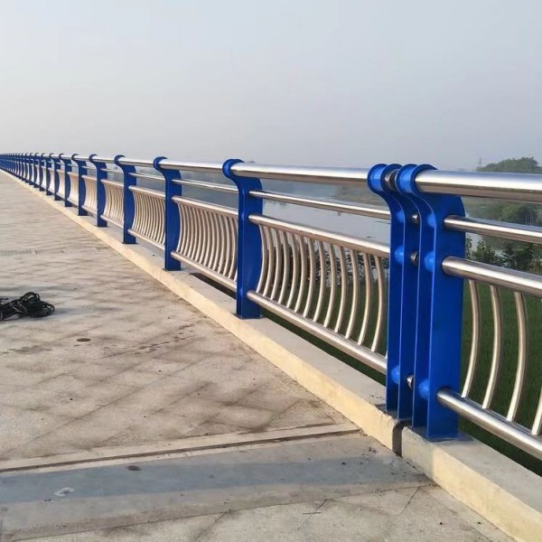 不銹鋼復(fù)合管廠家