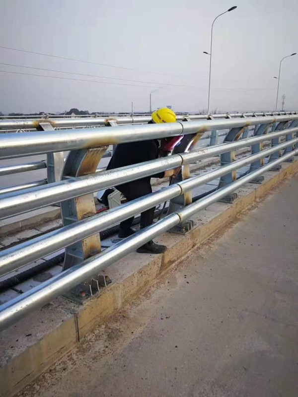 福建防撞護(hù)欄工程案例